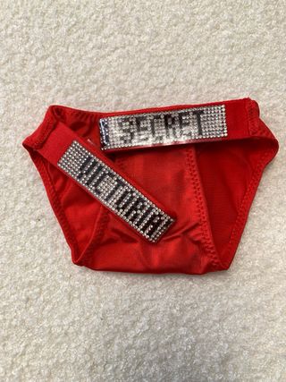 Tanga liso rojo Victoria’S Secret