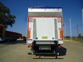 Volvo FH 700 XL-CAMIONES LONAS / TAUTLINER