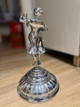 Escultura metálica vintage grifo cerveza