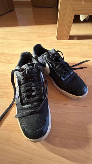 Zapatillas Nike Negras y Blancas