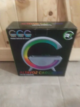 Altavoz con cargador inalámbrico