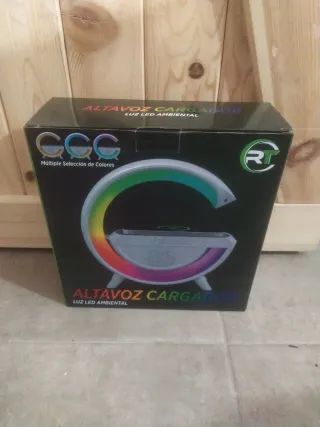 Altavoz con cargador inalámbrico