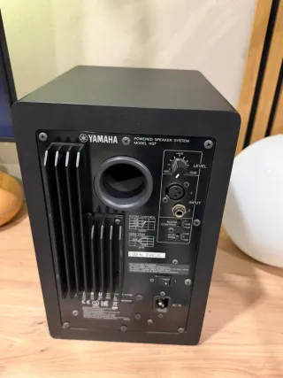 Monitores Yamaha HS7 MP
