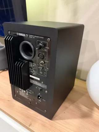 Monitores Yamaha HS7 MP