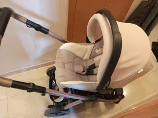 Carro seminuevo cuco y silla