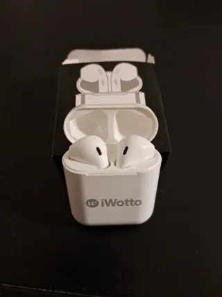 Auriculares inalámbricos iWotto blancos