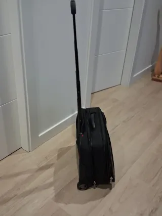 Maleta Wenger con ruedas negra