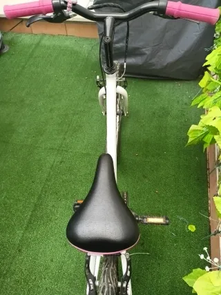 Bicicleta Infantil Btwin Blanca.