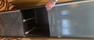 Mueble TV madera wengye y cristal.