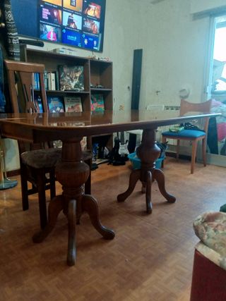 Mesa de comedor extensible con 4 sillas