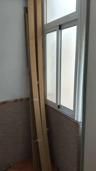 Tapa juntas puertas madera