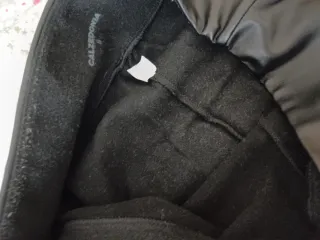 Pantalón polipiel negro