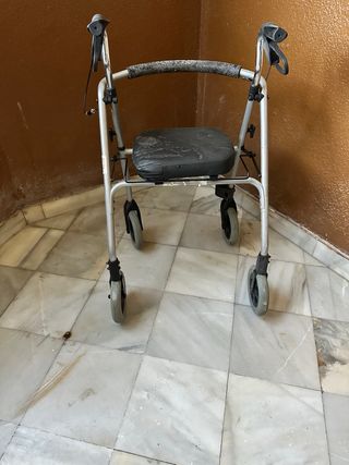 Andador para personas mayores