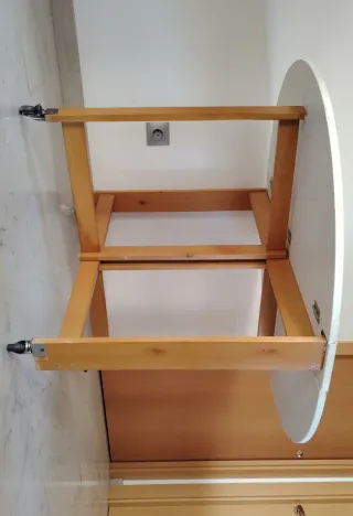 Mesa plegable con ruedas y frenos