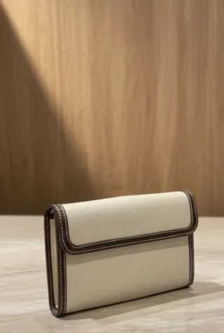 Cartera Guy Laroche Piel Marrón y Blanca