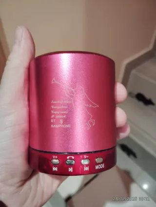 Mini altavoz Bluetooth rosa