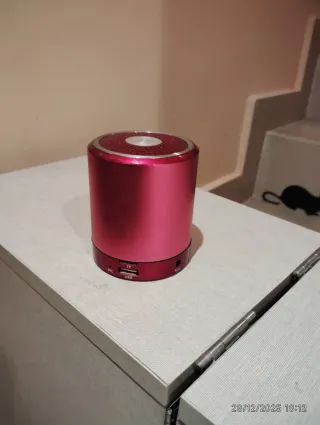 Mini altavoz Bluetooth rosa