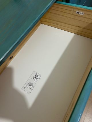 Cómoda de madera azul y verde