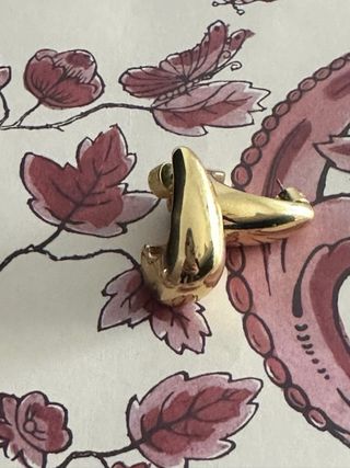 Pendientes COS gota dorados grandes