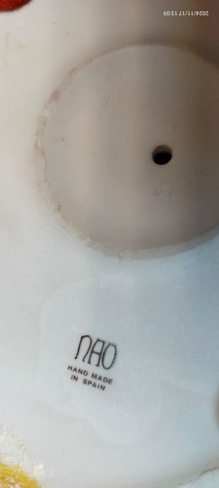 Nao by Lladró Autumn Figura Mujer Paraguas