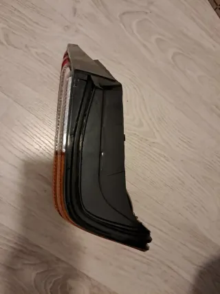 MERCEDES BENZ CLASE E (W124). PILOTO TRASERO DEREC