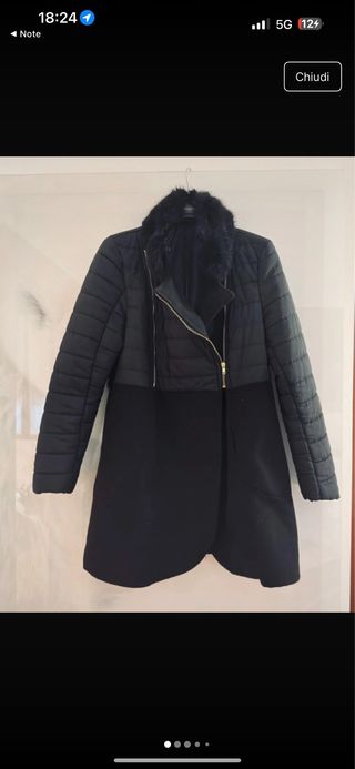 Cappotto imbottito con collo in ecopelliccia