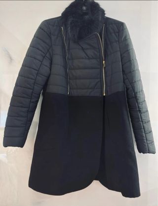 Cappotto imbottito con collo in ecopelliccia