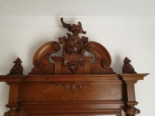 Dormitorio antiguo madera tallada