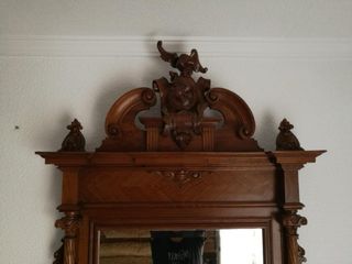 Dormitorio antiguo madera tallada