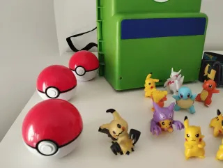 Lote Pokémon: Mochila, Cinturones, Bolas y Figuras