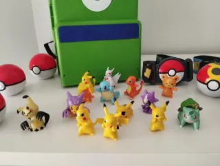 Lote Pokémon: Mochila, Cinturones, Bolas y Figuras