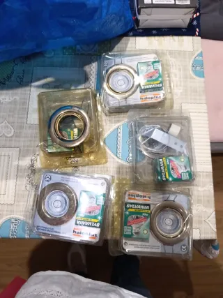 5 focos empotrables dorados Sylvania 50W