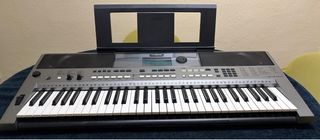 Órgano Yamaha PSR-E443