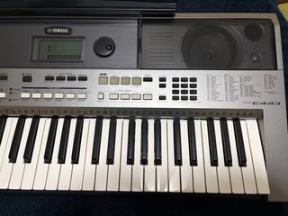 Órgano Yamaha PSR-E443