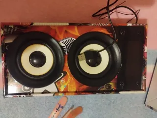 Altavoz portátil multicolor