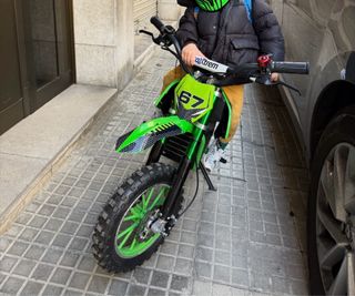 Moto eléctrica infantil verde 67