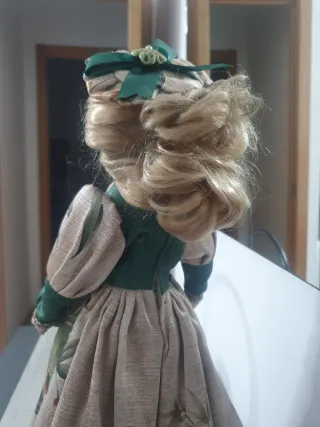 Muñeca de porcelana antigua