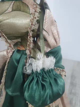 Muñeca de porcelana antigua