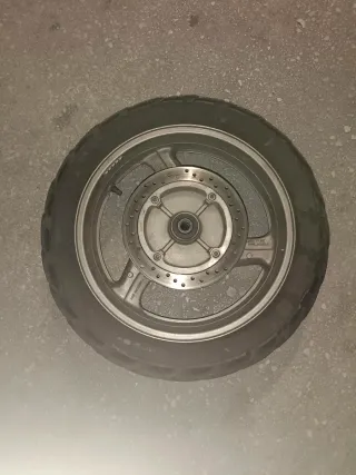 Llanta trasera Honda Varadero con disco