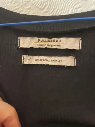 Pull&Bear Camiseta Negra Manga Corta Talla XS