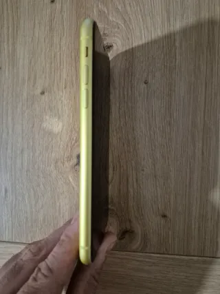 iPhone 11 64GB Amarillo