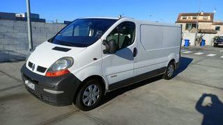 Renaul Trafic 2004. Larga. Camperizado desmontable