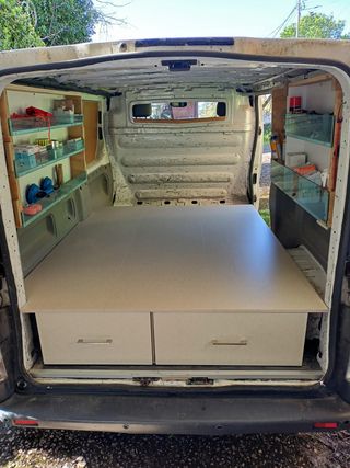 Renaul Trafic 2004. Larga. Camperizado desmontable