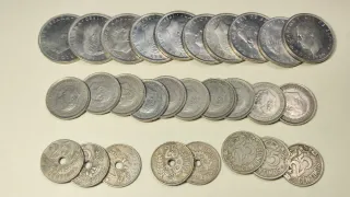 Lote 28 monedas antiguas varias