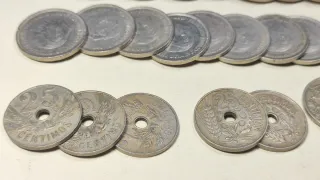 Lote 28 monedas antiguas varias