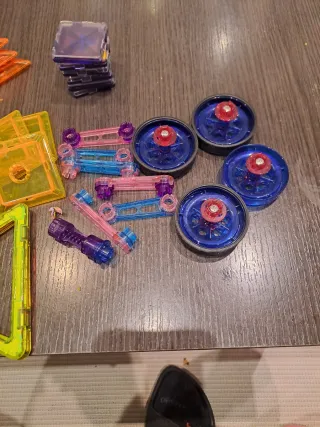 Bloques magnéticos de construcción