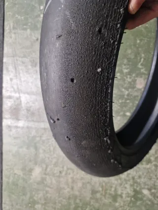 Neumáticos Sliks Moto 3