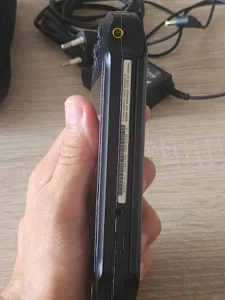 PSP Sony Nero + Custodia e Caricatore