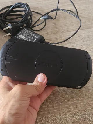 PSP Sony Nero + Custodia e Caricatore