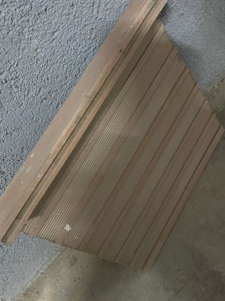 Pieza de suelo de terracota. 8 piezas- cada una 1e